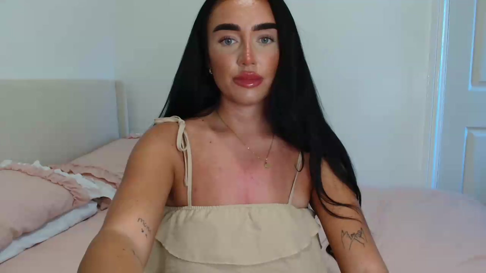 Gallery image thumbnail from ElleBloom's myfreecams stream on, 06/12/2026, 16:50 image 4 of 20