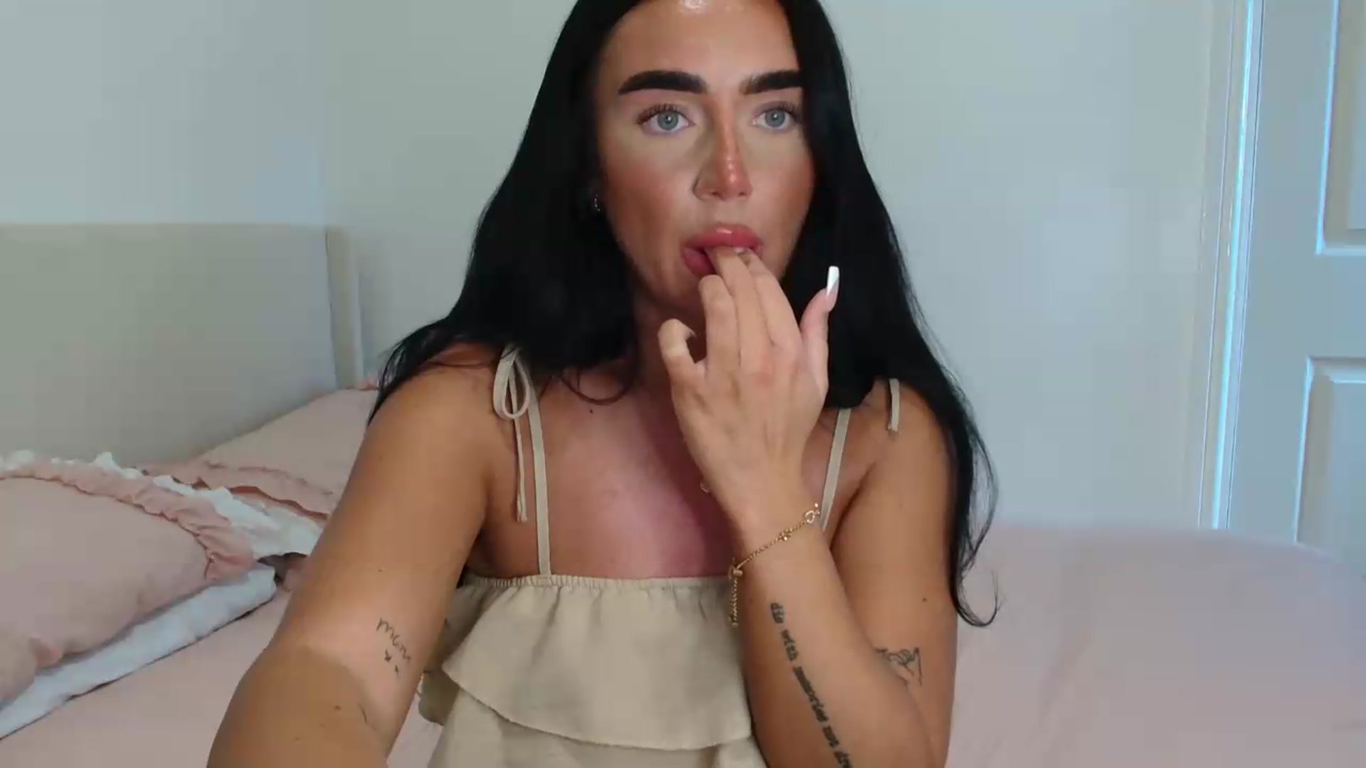 Gallery image thumbnail from ElleBloom's myfreecams stream on, 06/12/2026, 16:50 image 20 of 20