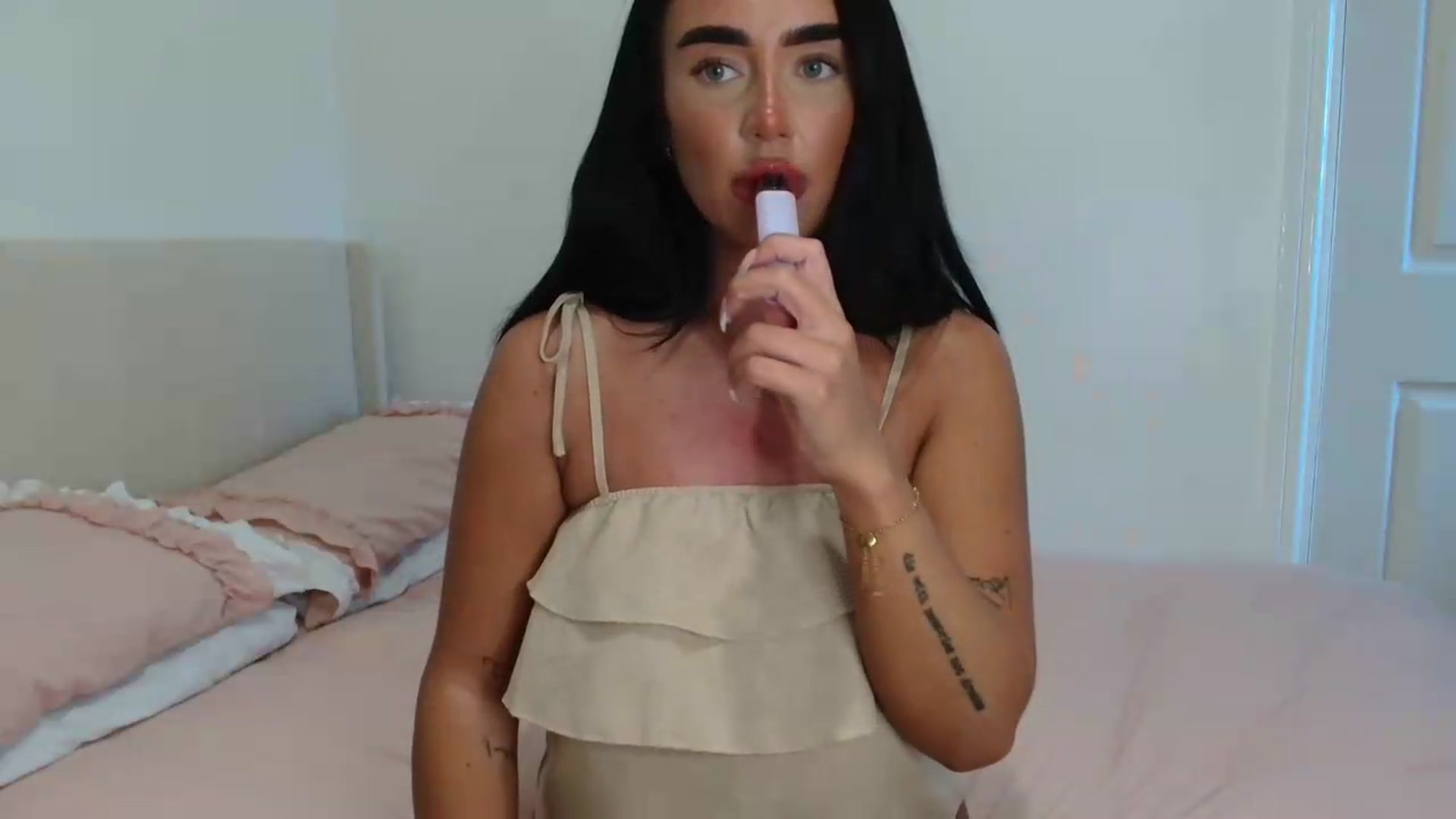 Gallery image thumbnail from ElleBloom's myfreecams stream on, 06/12/2026, 16:50 image 10 of 20