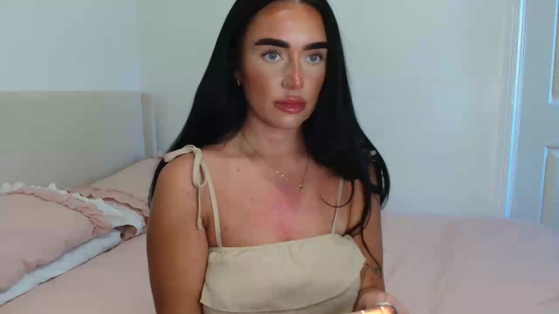 Gallery image thumbnail from ElleBloom's myfreecams stream on, 06/12/2026, 16:50 image 5 of 20