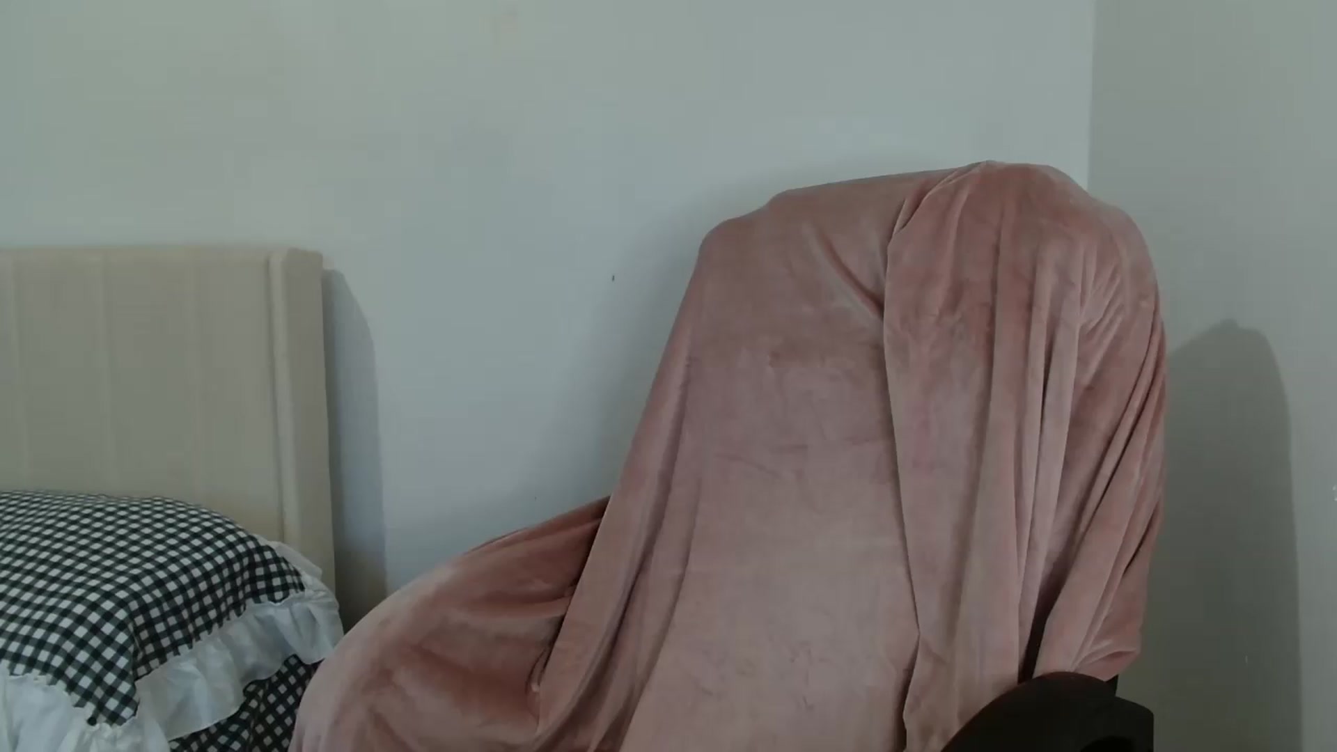 Gallery image thumbnail from ElleBloom's myfreecams stream on, 06/15/2026, 18:33 image 7 of 20