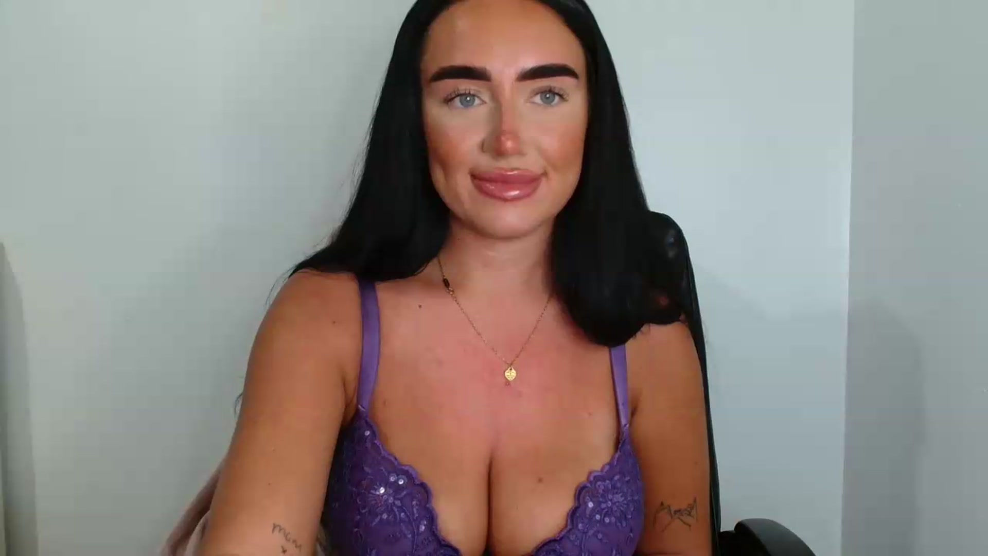 Gallery image thumbnail from ElleBloom's myfreecams stream on, 06/16/2026, 14:46 image 11 of 20