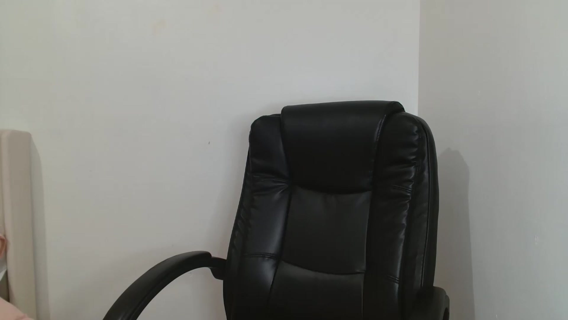 Gallery image thumbnail from ElleBloom's myfreecams stream on, 06/19/2026, 14:08 image 5 of 20
