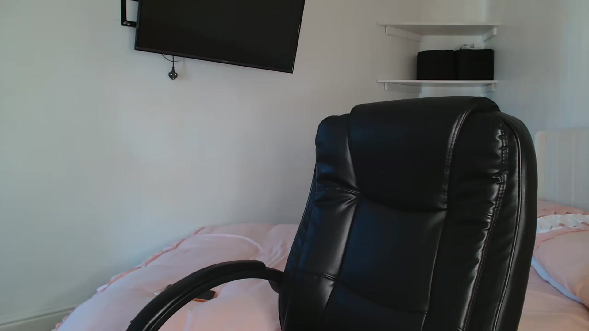 Gallery image thumbnail from ElleBloom's myfreecams stream on, 06/23/2026, 12:03 image 11 of 20