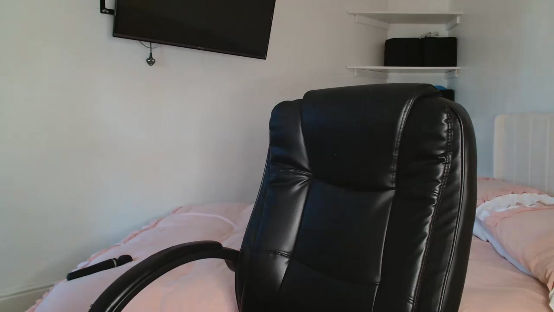 Gallery image thumbnail from ElleBloom's myfreecams stream on, 06/23/2026, 13:17 image 6 of 20