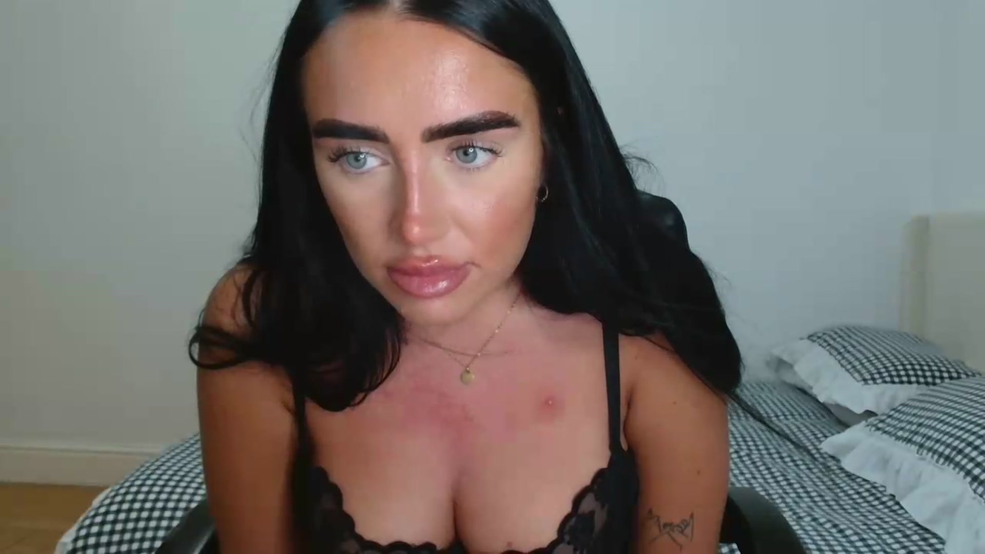 Gallery image thumbnail from ElleBloom's myfreecams stream on, 06/25/2026, 13:52 image 2 of 20