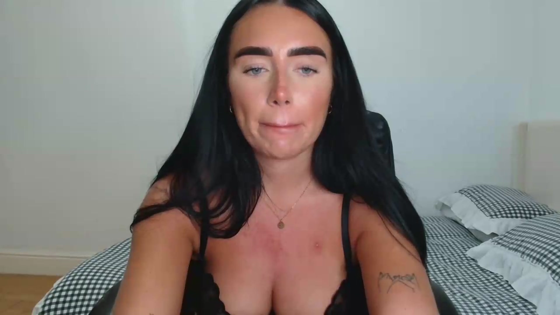 Gallery image thumbnail from ElleBloom's myfreecams stream on, 06/25/2026, 13:52 image 5 of 20