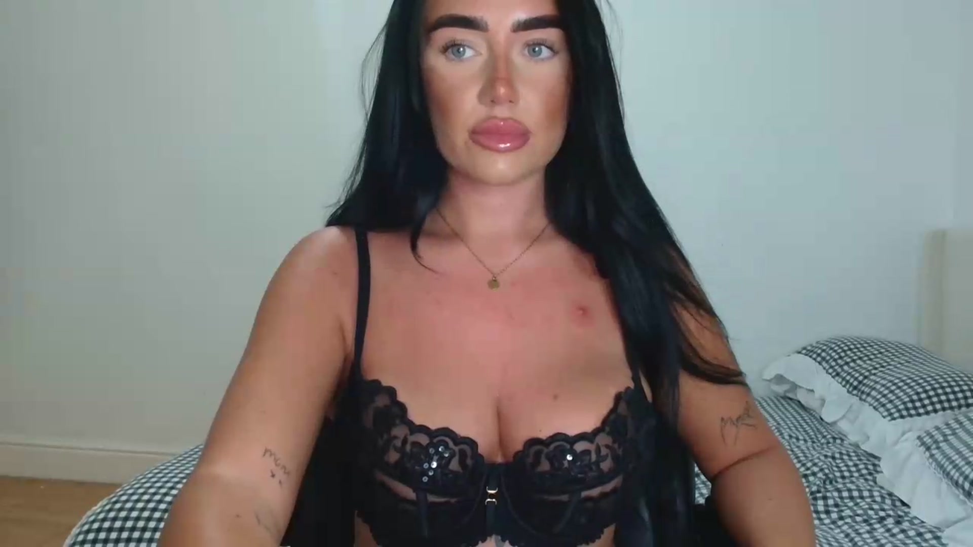 Gallery image thumbnail from ElleBloom's myfreecams stream on, 06/25/2026, 18:29 image 4 of 20