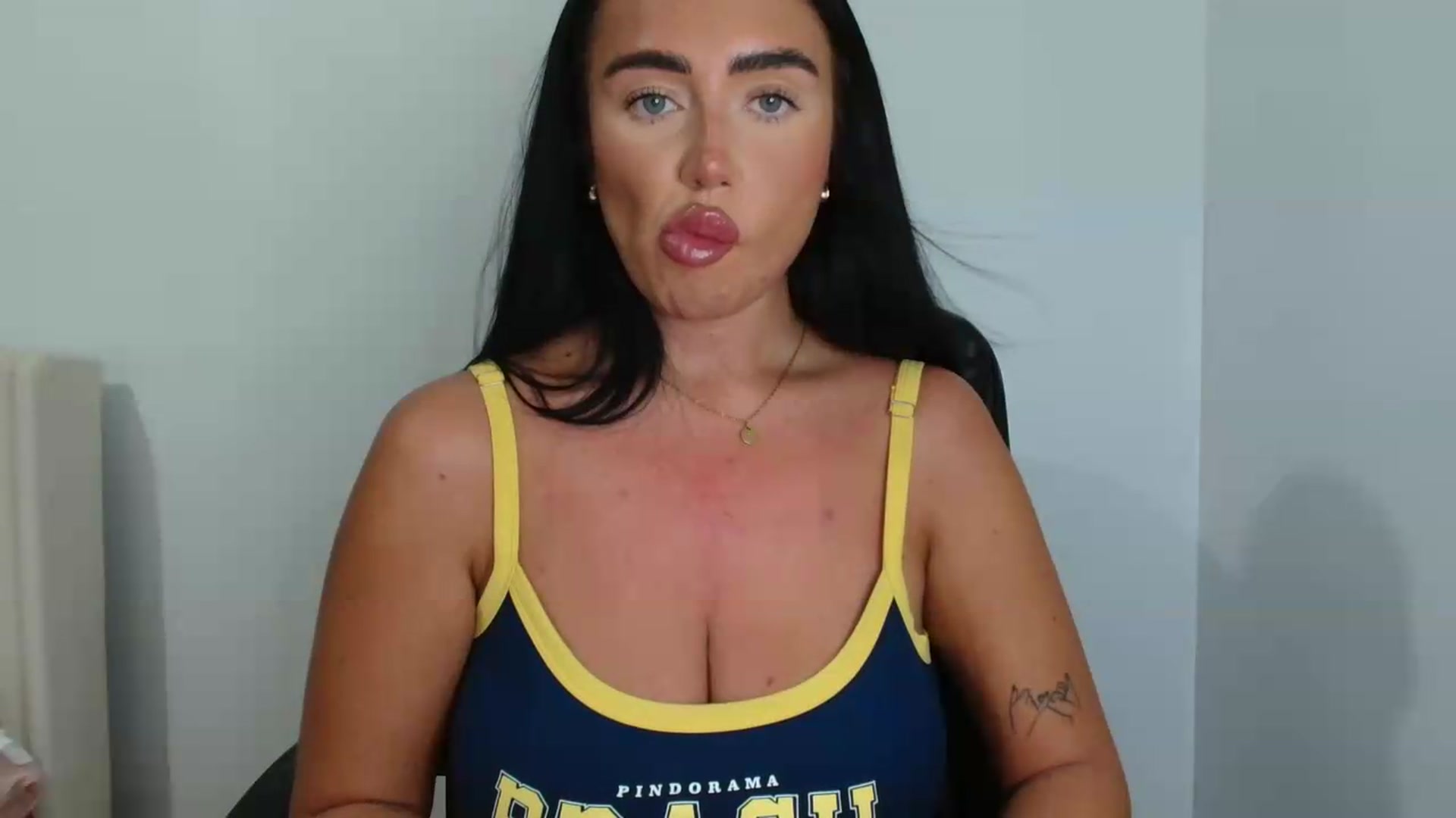 Gallery image thumbnail from ElleBloom's myfreecams stream on, 07/03/2026, 16:58 image 9 of 20