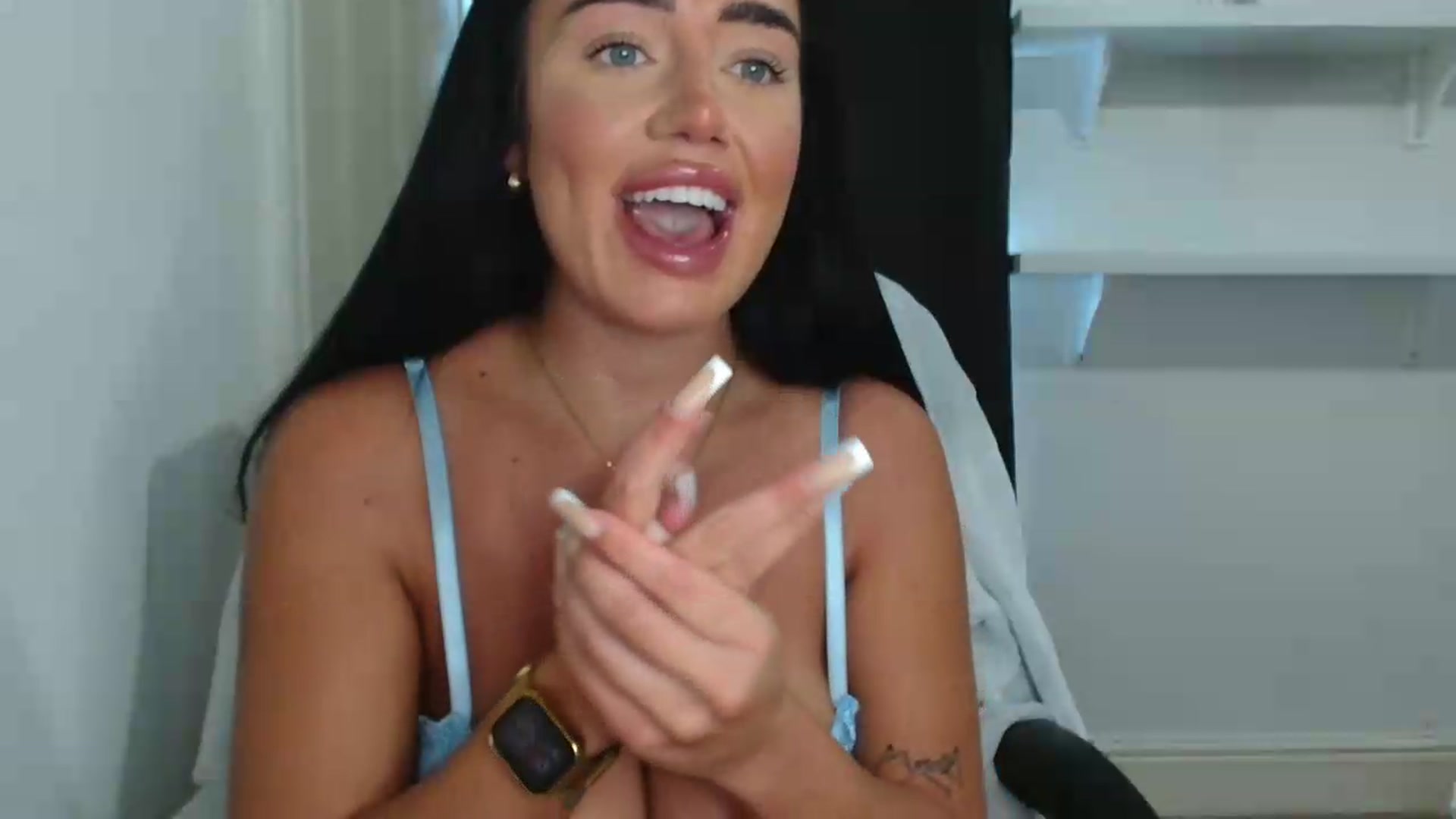 Gallery image thumbnail from ElleBloom's myfreecams stream on, 07/06/2026, 12:49 image 9 of 20