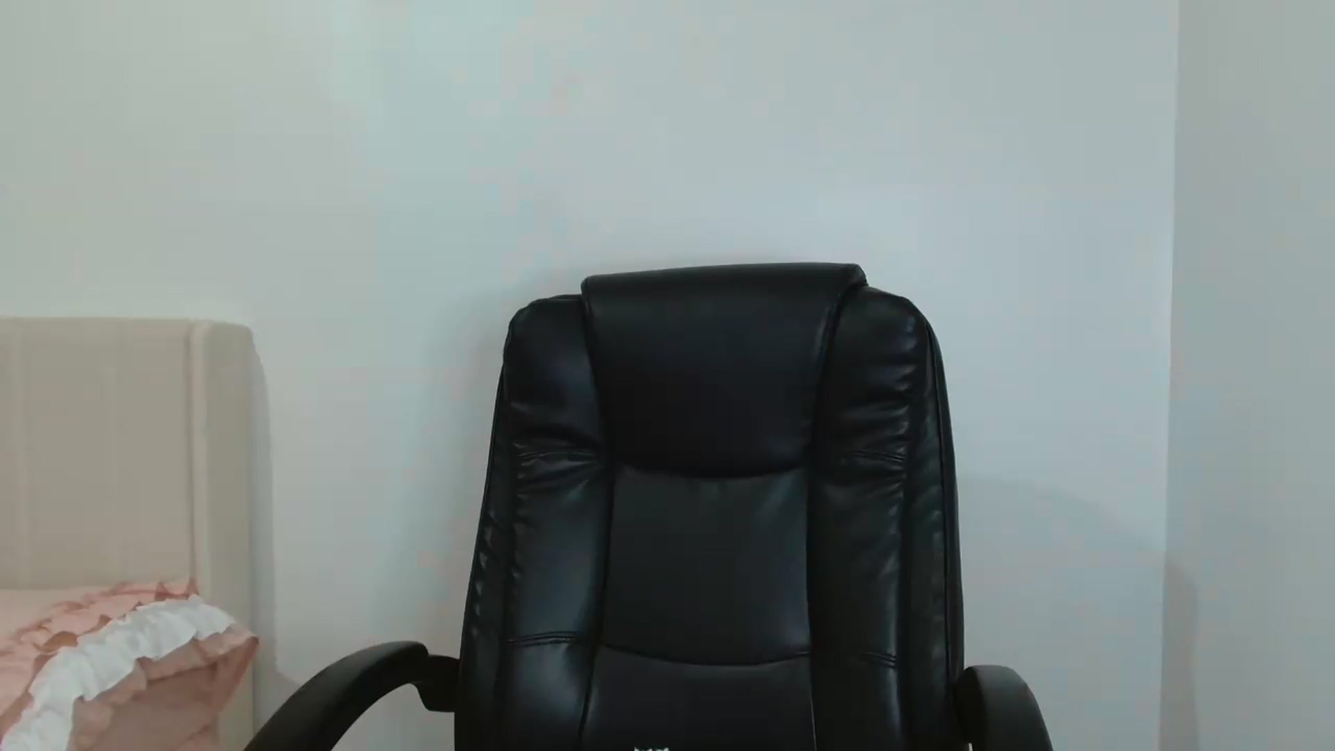 Gallery image thumbnail from ElleBloom's myfreecams stream on, 07/15/2026, 13:49 image 16 of 20