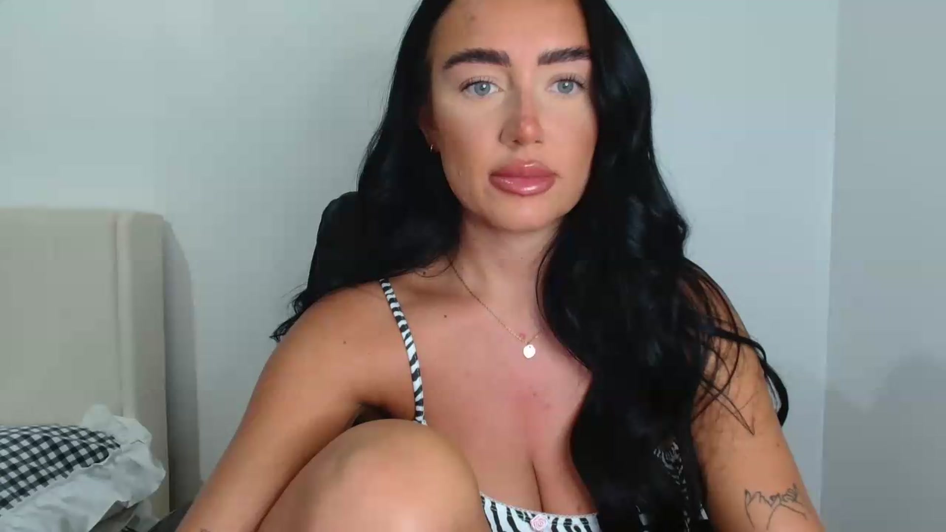 Gallery image thumbnail from ElleBloom's myfreecams stream on, 07/17/2026, 12:20 image 3 of 20