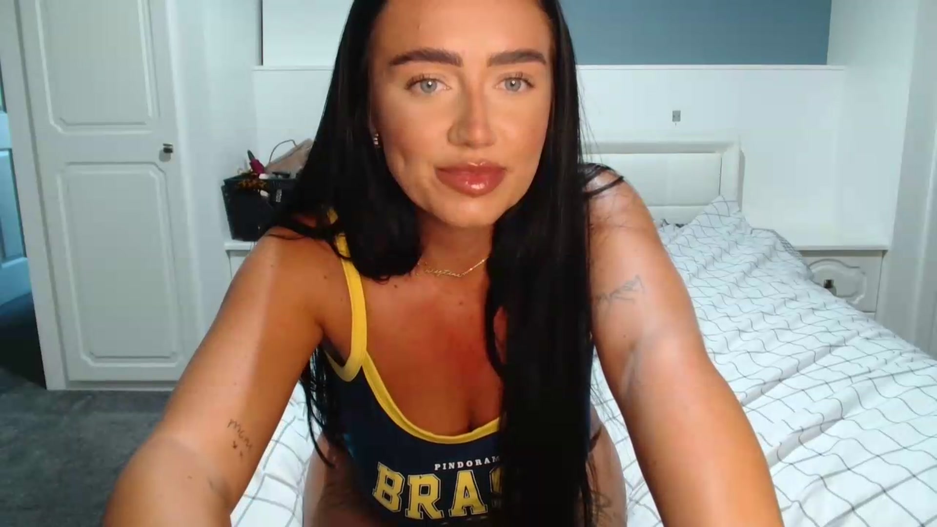 Gallery image thumbnail from ElleBloom's myfreecams stream on, 08/01/2026, 19:01 image 17 of 20