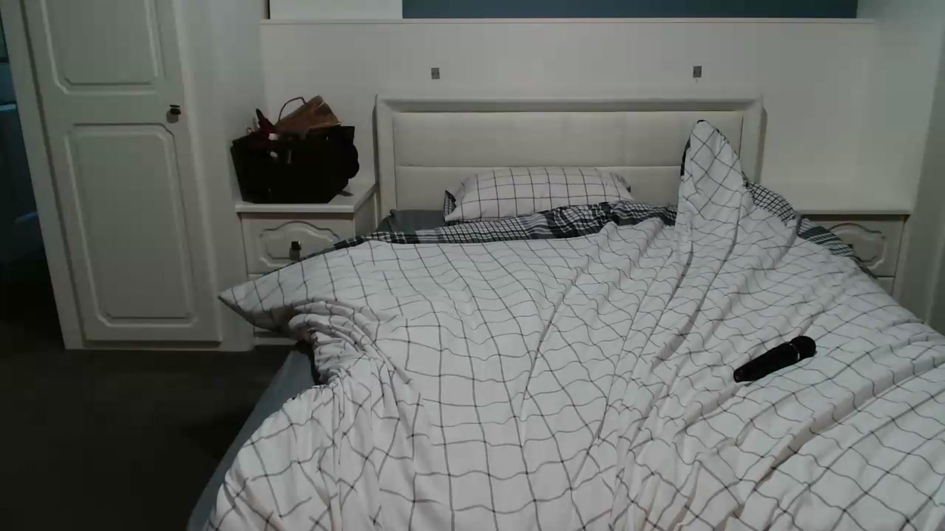 Gallery image thumbnail from ElleBloom's myfreecams stream on, 08/01/2026, 19:54 image 14 of 20