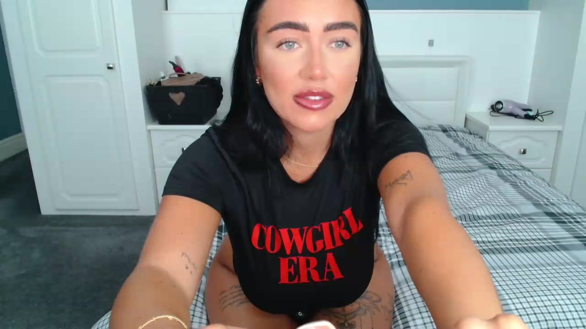 Gallery image thumbnail from ElleBloom's myfreecams stream on, 08/03/2026, 11:51 image 4 of 20