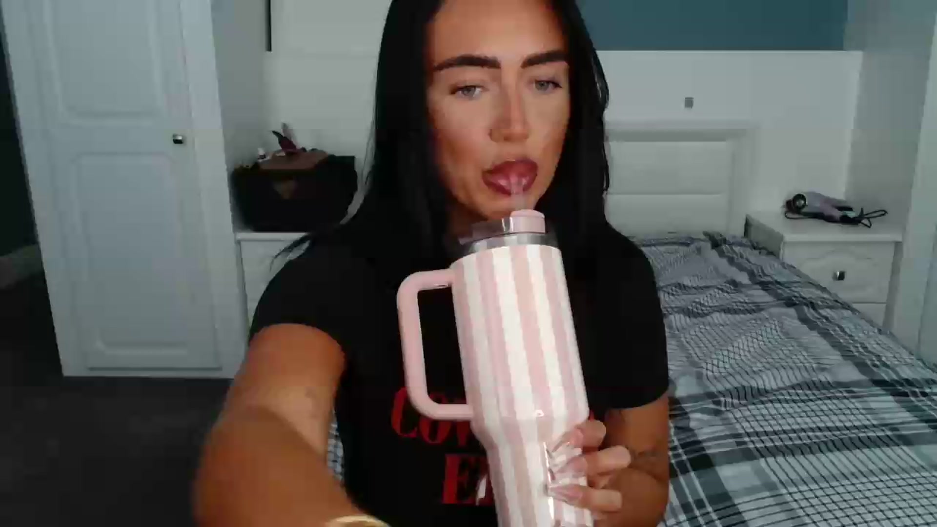 Gallery image thumbnail from ElleBloom's myfreecams stream on, 08/03/2026, 11:51 image 11 of 20