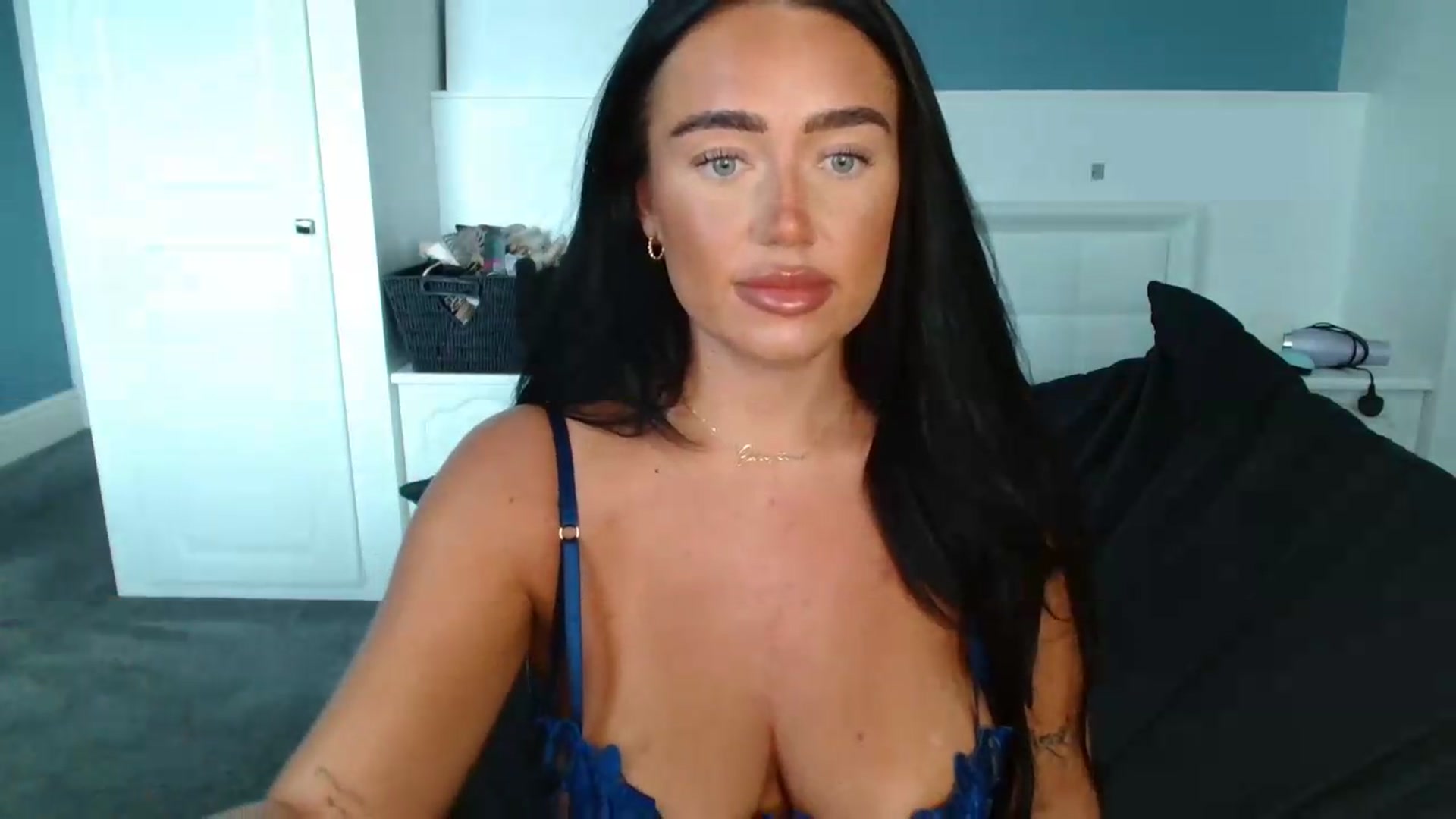 Gallery image thumbnail from ElleBloom's myfreecams stream on, 08/18/2026, 14:19 image 10 of 20