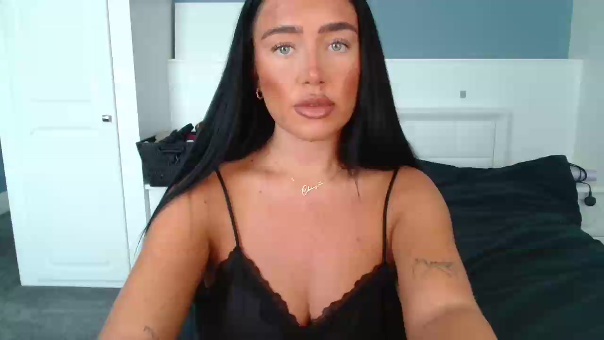 Gallery image thumbnail from ElleBloom's myfreecams stream on, 08/20/2026, 15:16 image 1 of 20
