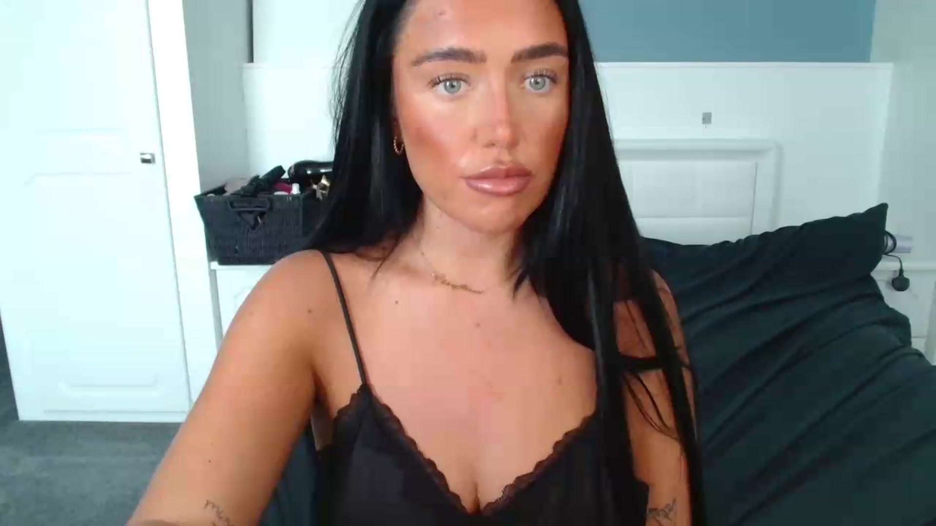 Gallery image thumbnail from ElleBloom's myfreecams stream on, 08/20/2026, 15:16 image 8 of 20