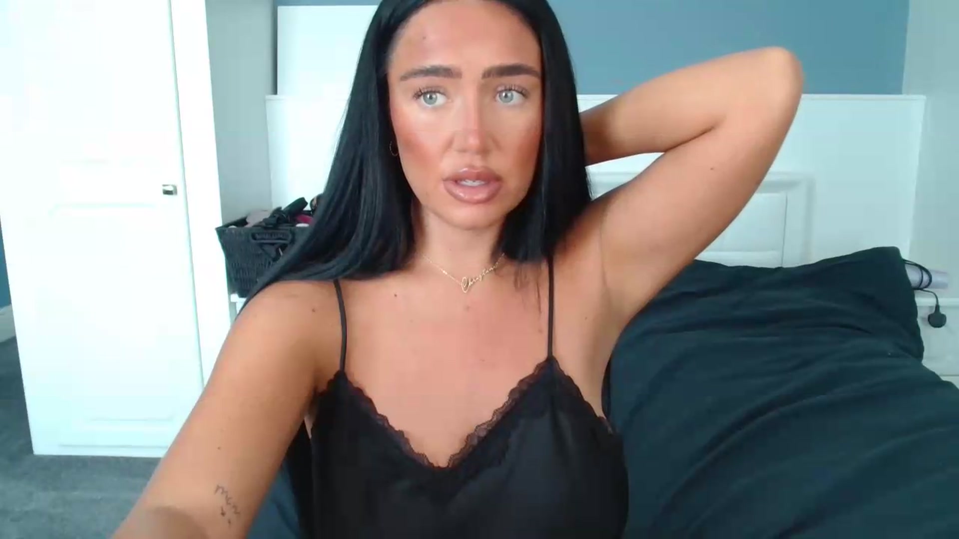 Gallery image thumbnail from ElleBloom's myfreecams stream on, 08/20/2026, 15:16 image 2 of 20