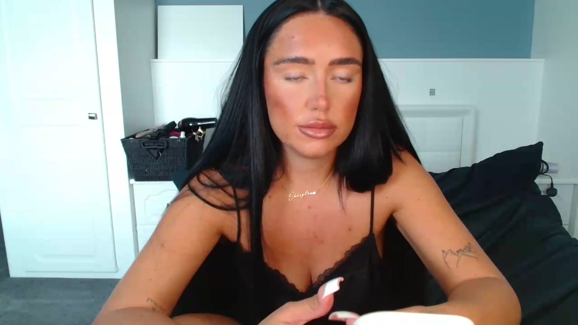 Gallery image thumbnail from ElleBloom's myfreecams stream on, 08/20/2026, 15:16 image 10 of 20