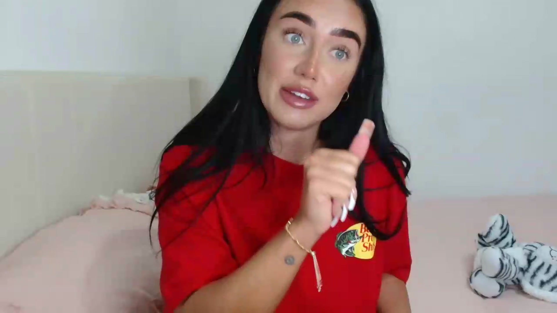 Gallery image thumbnail from ElleBloom's myfreecams stream on, 08/22/2026, 17:45 image 11 of 20