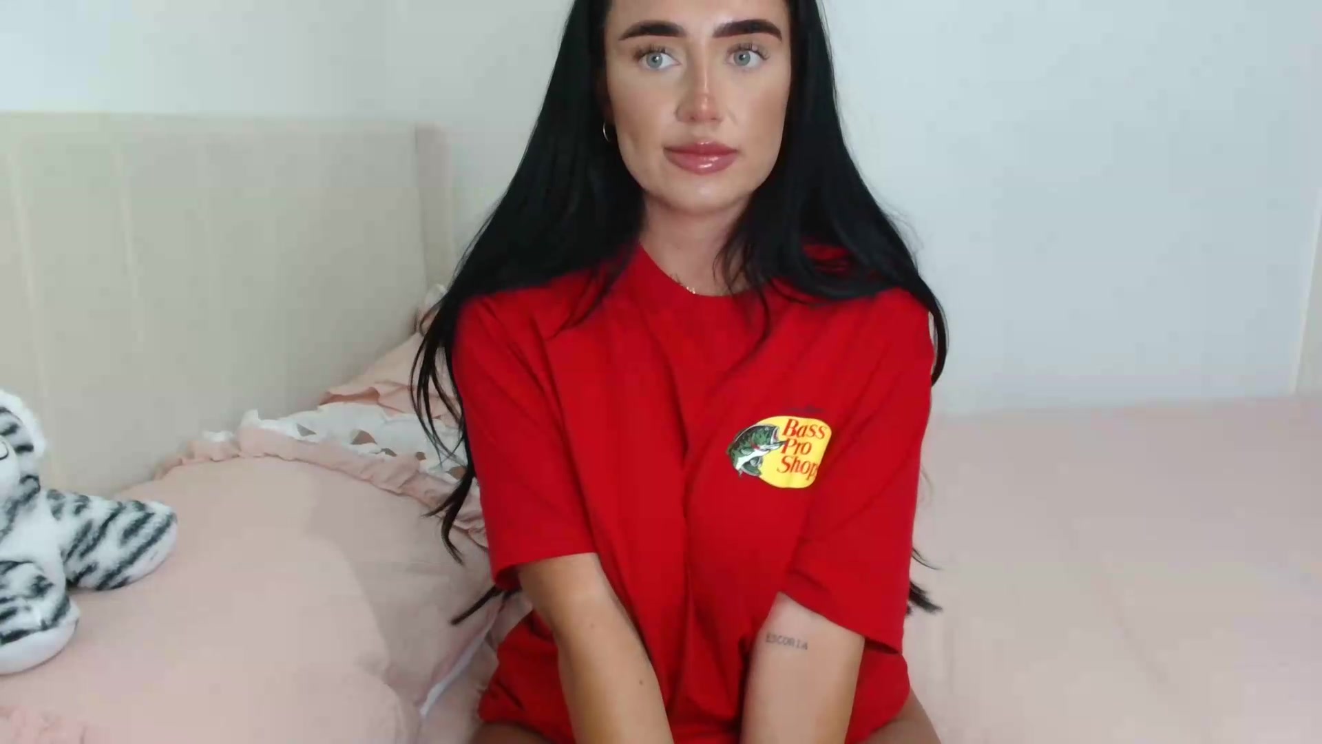 Gallery image thumbnail from ElleBloom's myfreecams stream on, 08/22/2026, 17:45 image 15 of 20