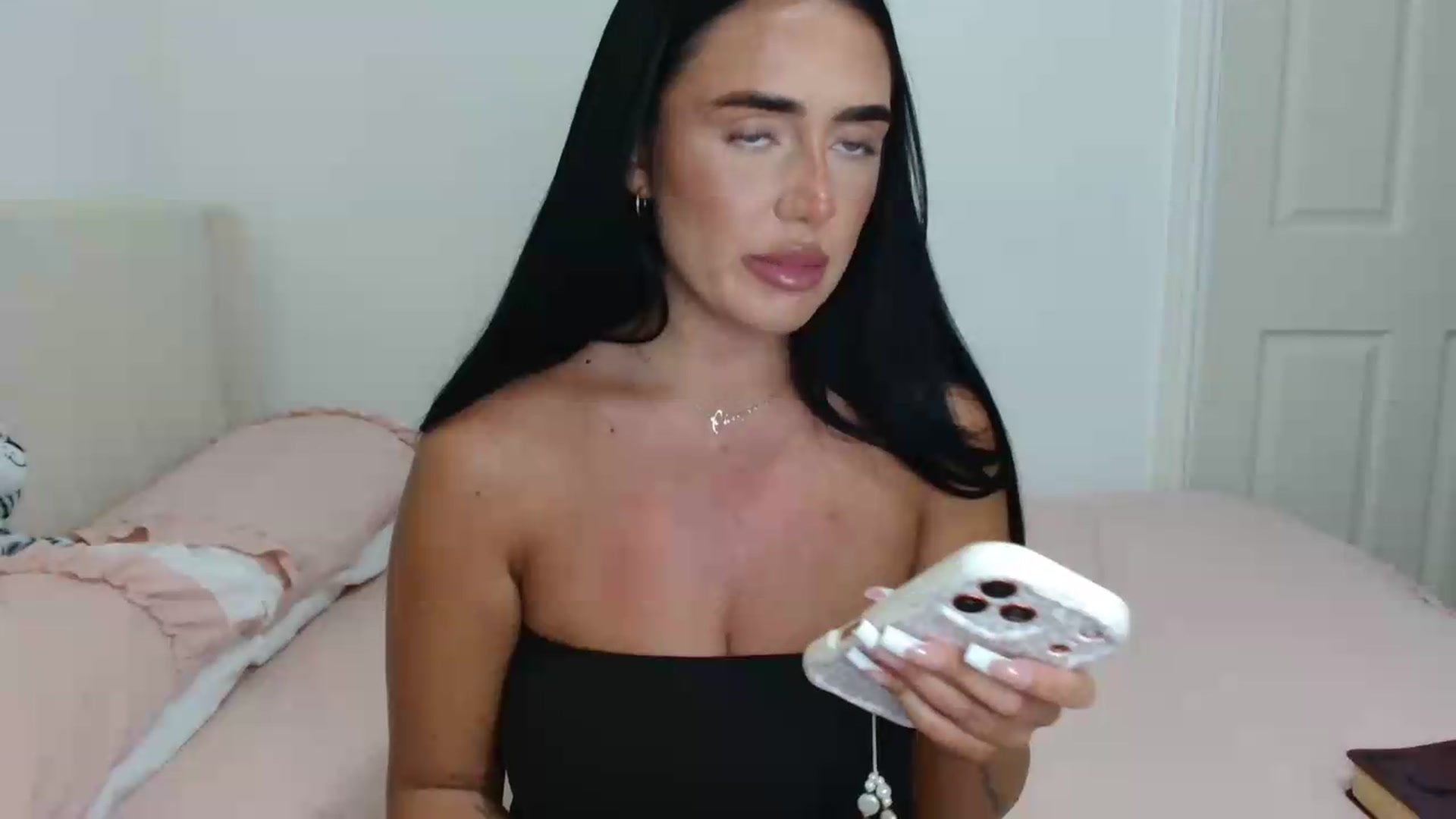 Gallery image thumbnail from ElleBloom's myfreecams stream on, 08/23/2026, 14:28 image 14 of 20
