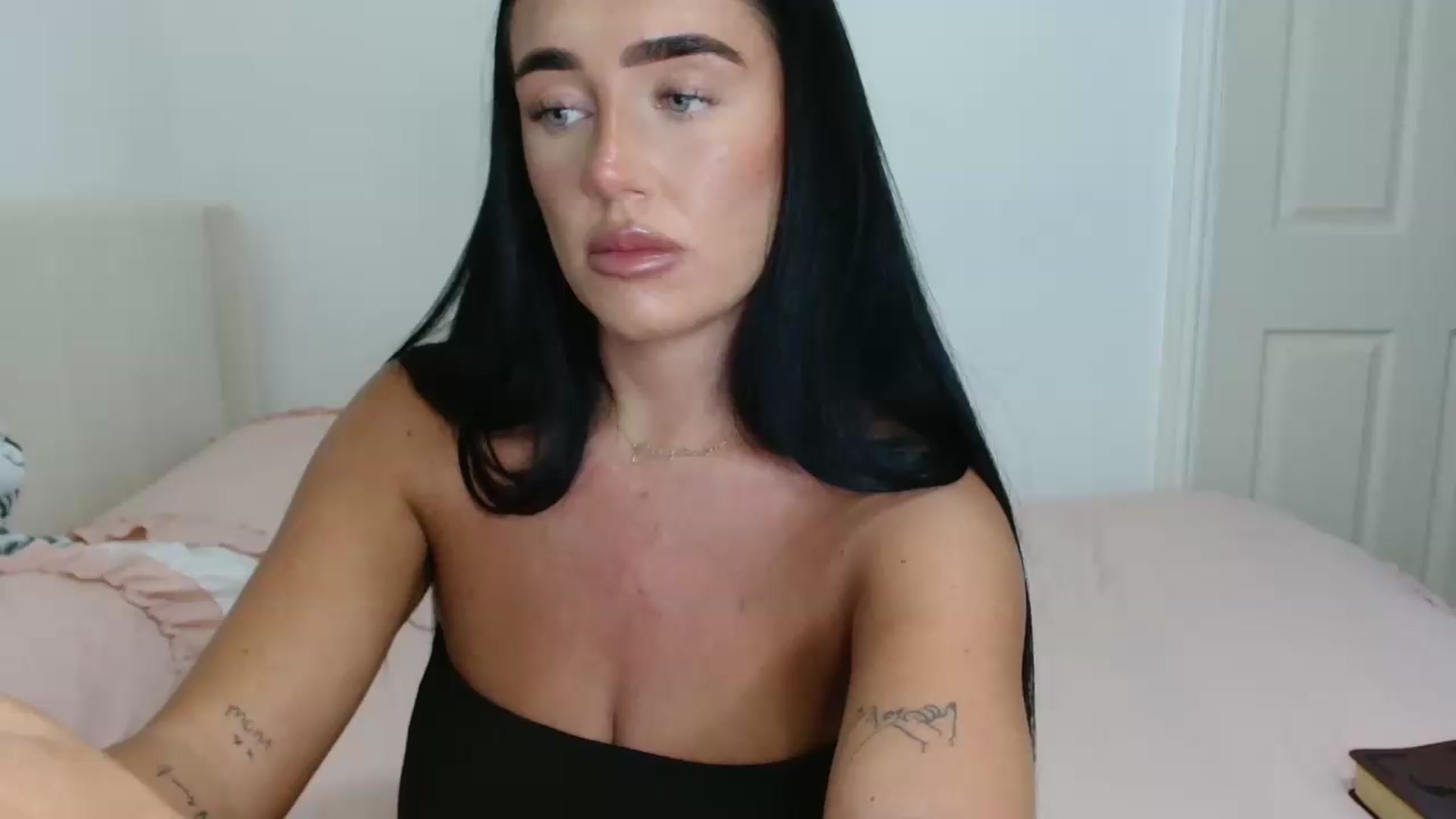 Gallery image thumbnail from ElleBloom's myfreecams stream on, 08/23/2026, 14:28 image 12 of 20