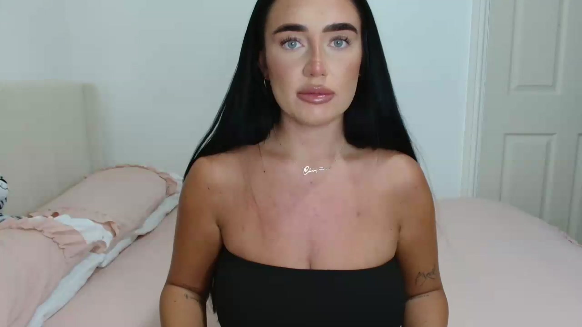 Gallery image thumbnail from ElleBloom's myfreecams stream on, 08/23/2026, 14:28 image 5 of 20