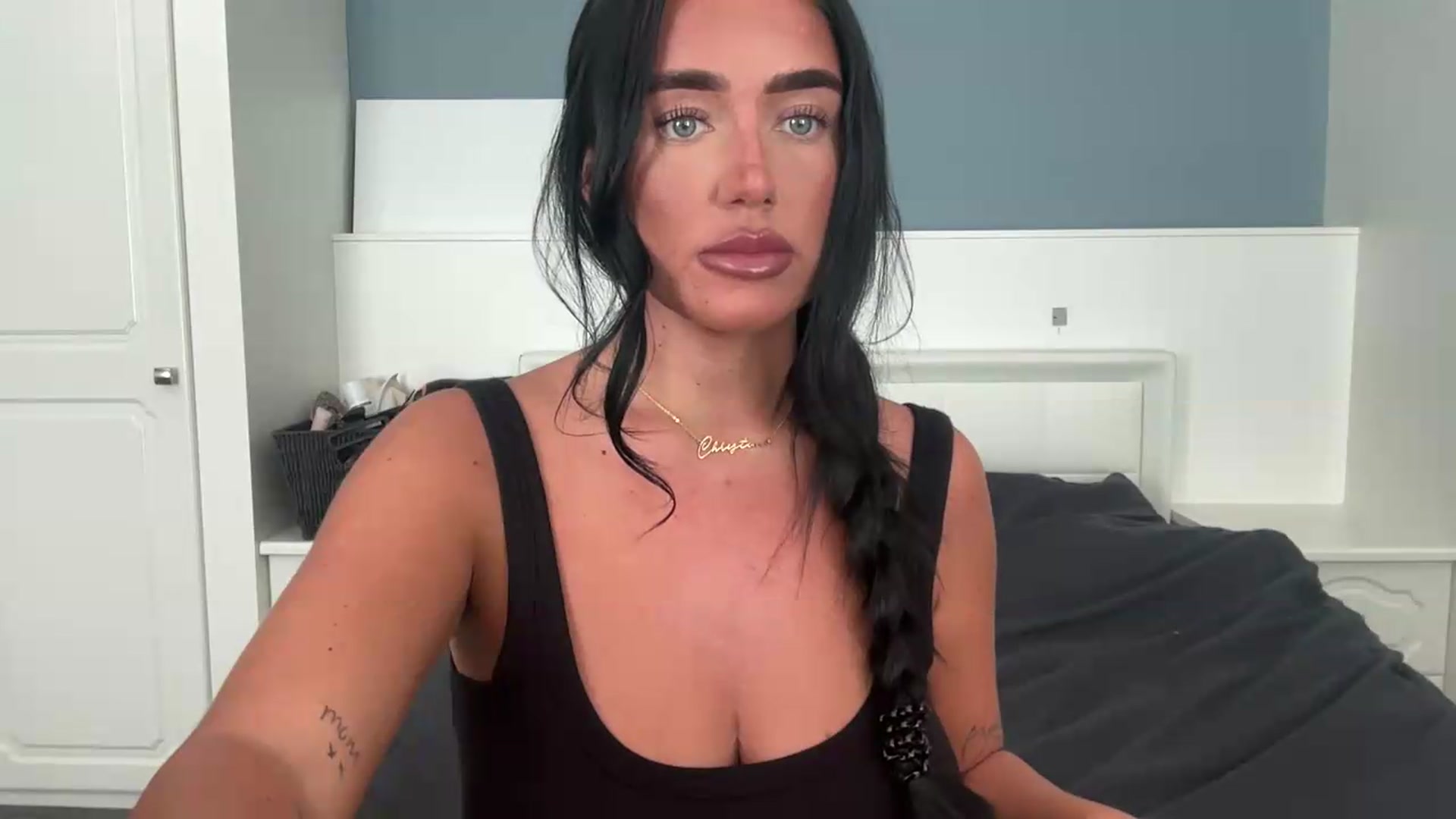 Gallery image thumbnail from ElleBloom's myfreecams stream on, 08/25/2026, 12:51 image 9 of 20