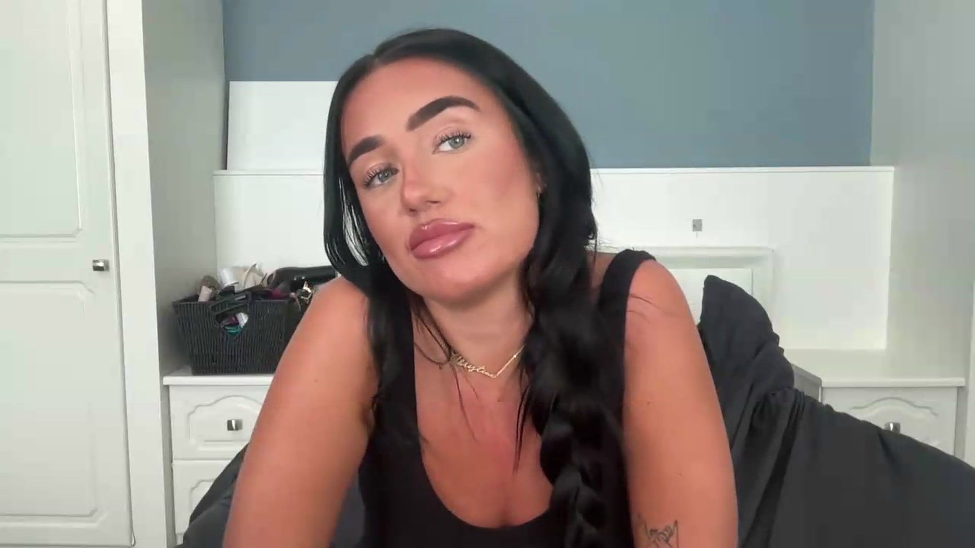 Gallery image thumbnail from ElleBloom's myfreecams stream on, 08/25/2026, 14:05 image 17 of 20