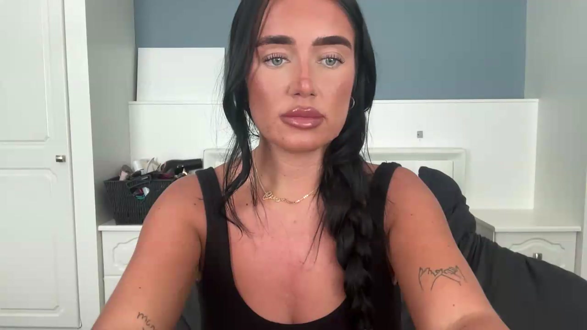 Gallery image thumbnail from ElleBloom's myfreecams stream on, 08/25/2026, 14:05 image 18 of 20