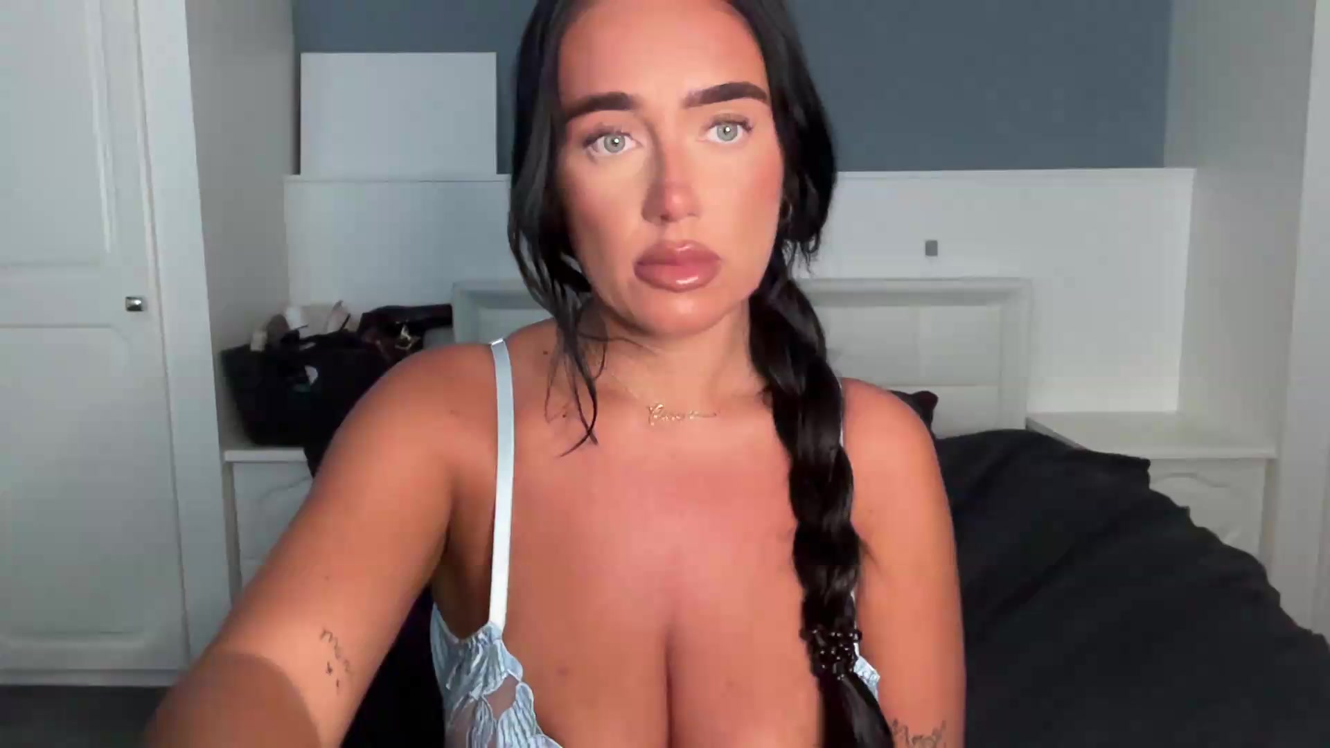 Gallery image thumbnail from ElleBloom's myfreecams stream on, 08/25/2026, 17:51 image 15 of 20