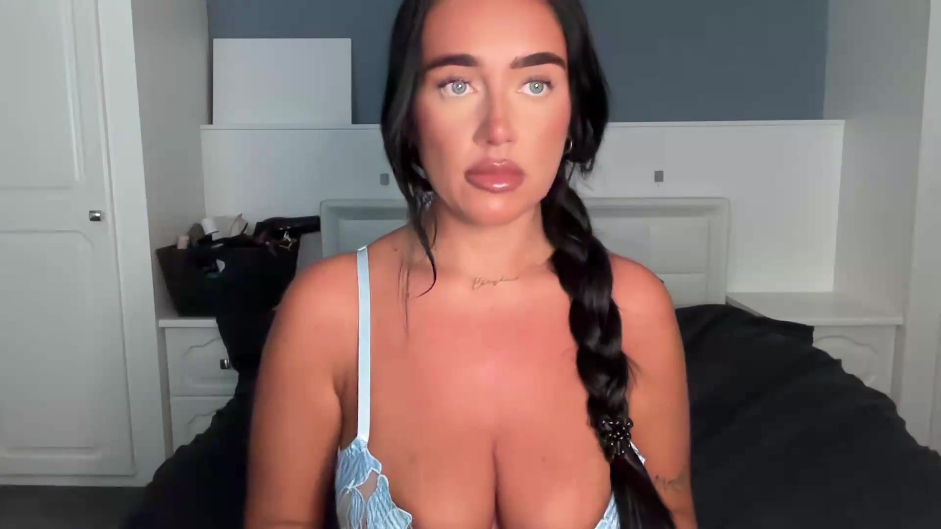 Gallery image thumbnail from ElleBloom's myfreecams stream on, 08/25/2026, 17:51 image 9 of 20