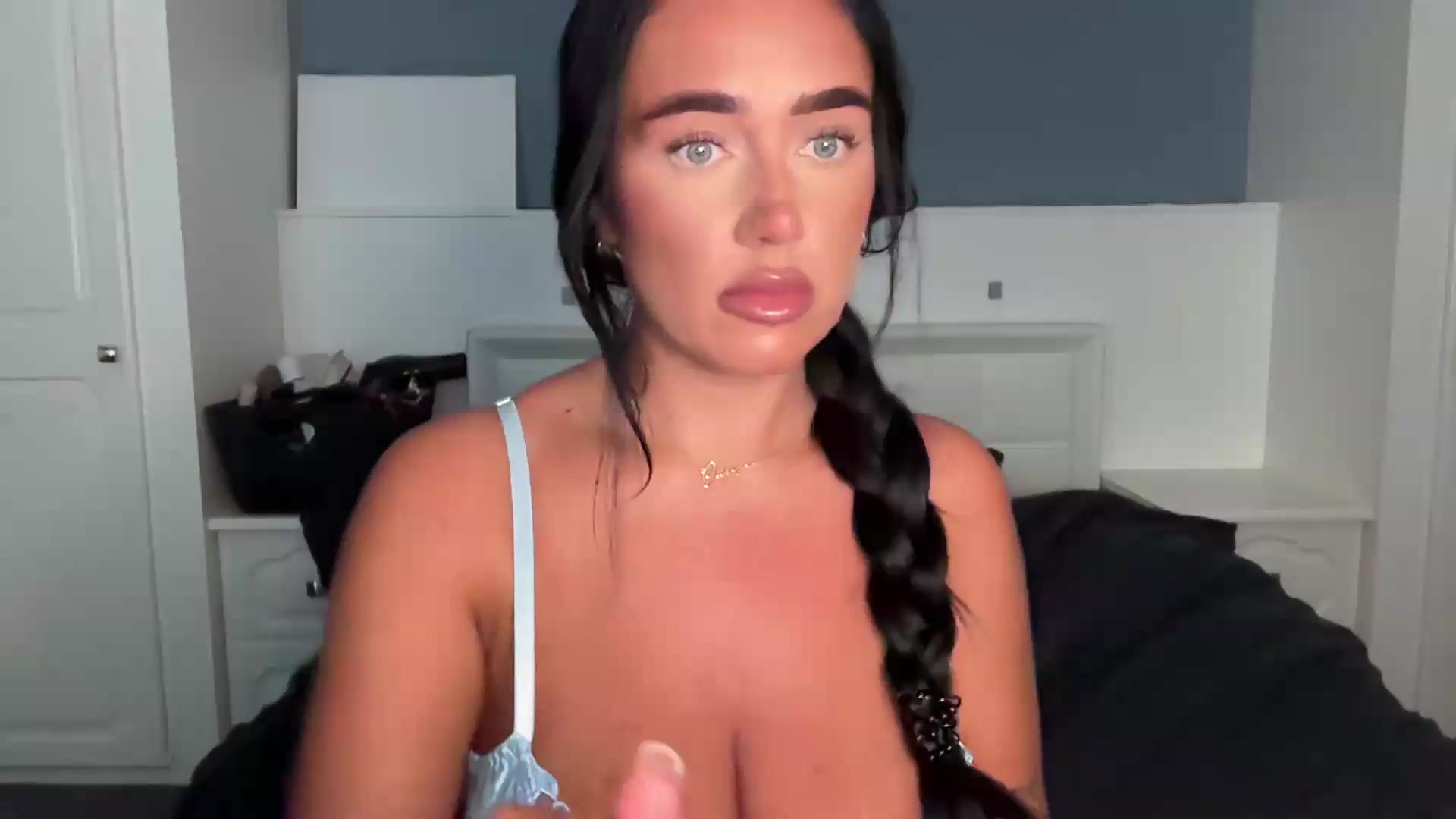 Gallery image thumbnail from ElleBloom's myfreecams stream on, 08/25/2026, 17:51 image 8 of 20