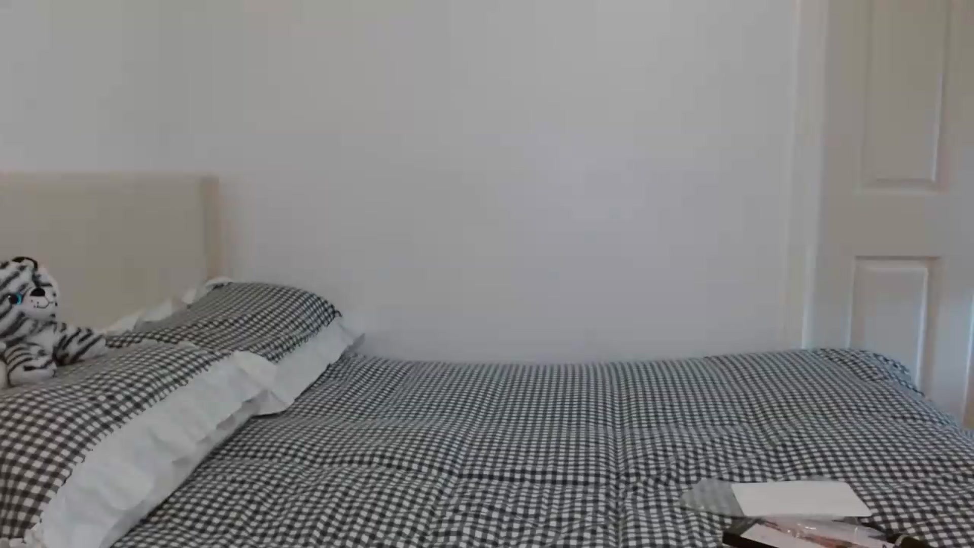 Gallery image thumbnail from ElleBloom's myfreecams stream on, 08/29/2026, 14:19 image 2 of 20