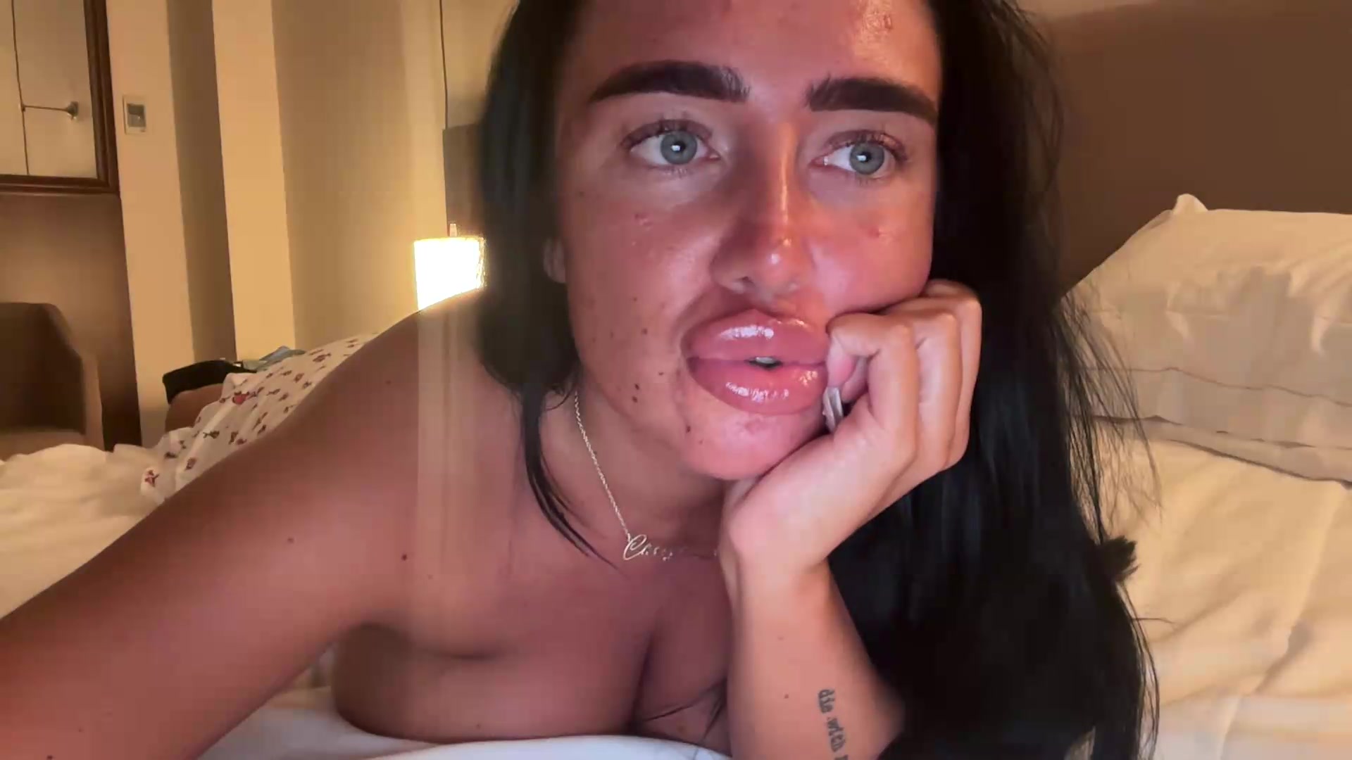 Gallery image thumbnail from ElleBloom's myfreecams stream on, 08/31/2026, 17:04 image 20 of 20