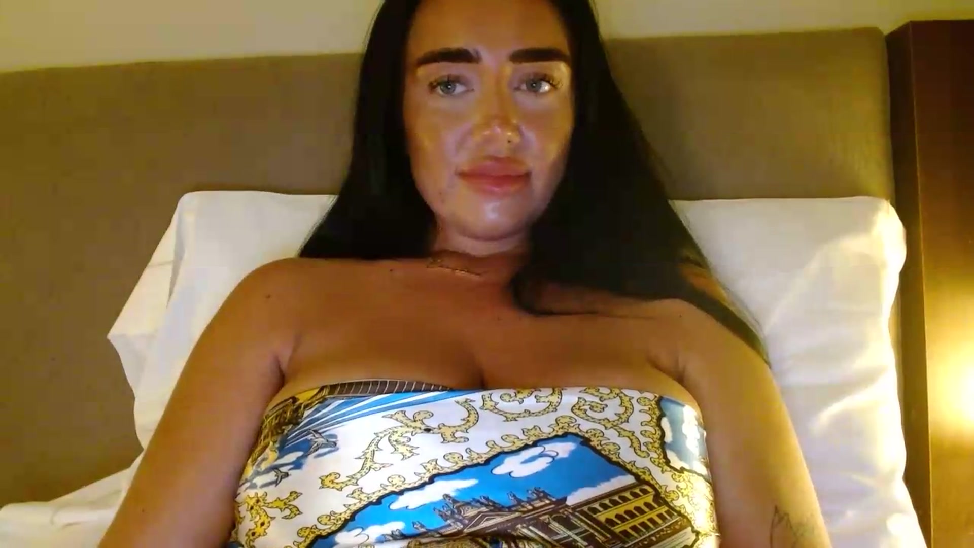 Gallery image thumbnail from ElleBloom's myfreecams stream on, 09/01/2026, 19:05 image 6 of 20