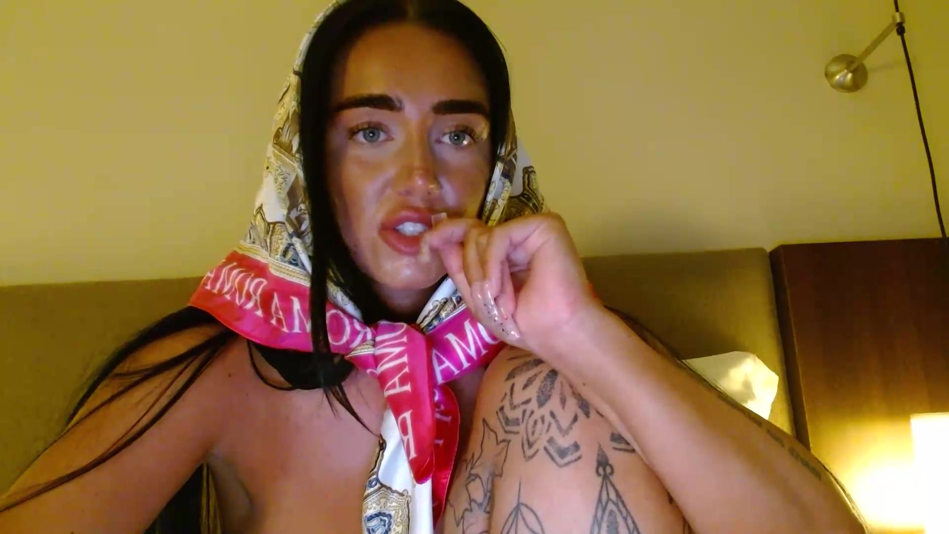 Gallery image thumbnail from ElleBloom's myfreecams stream on, 09/01/2026, 19:05 image 17 of 20