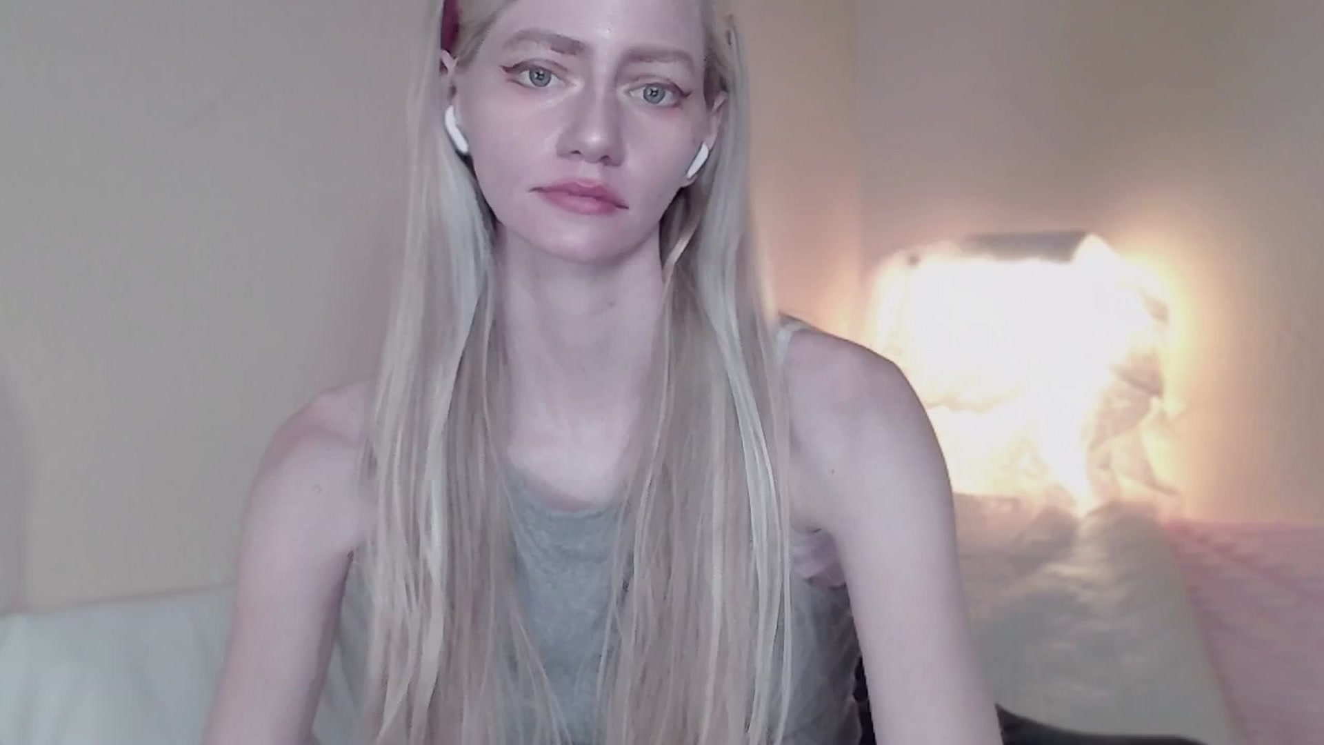 Gallery image thumbnail from ElleGb's myfreecams stream on, 10/05/2025, 09:58 image 1 of 20