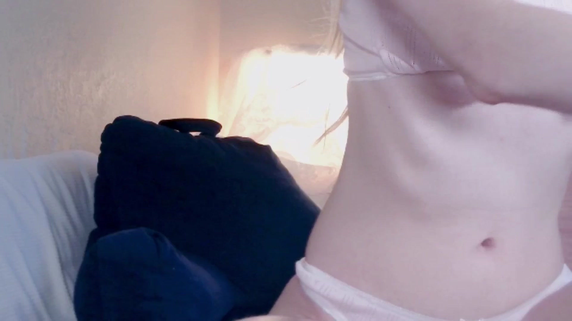 Gallery image thumbnail from ElleGb's myfreecams stream on, 10/05/2025, 12:28 image 18 of 20