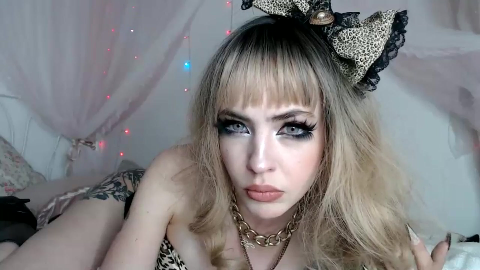Gallery image thumbnail from ElleLaquent's myfreecams stream on, 04/24/2024, 21:55 image 19 of 20