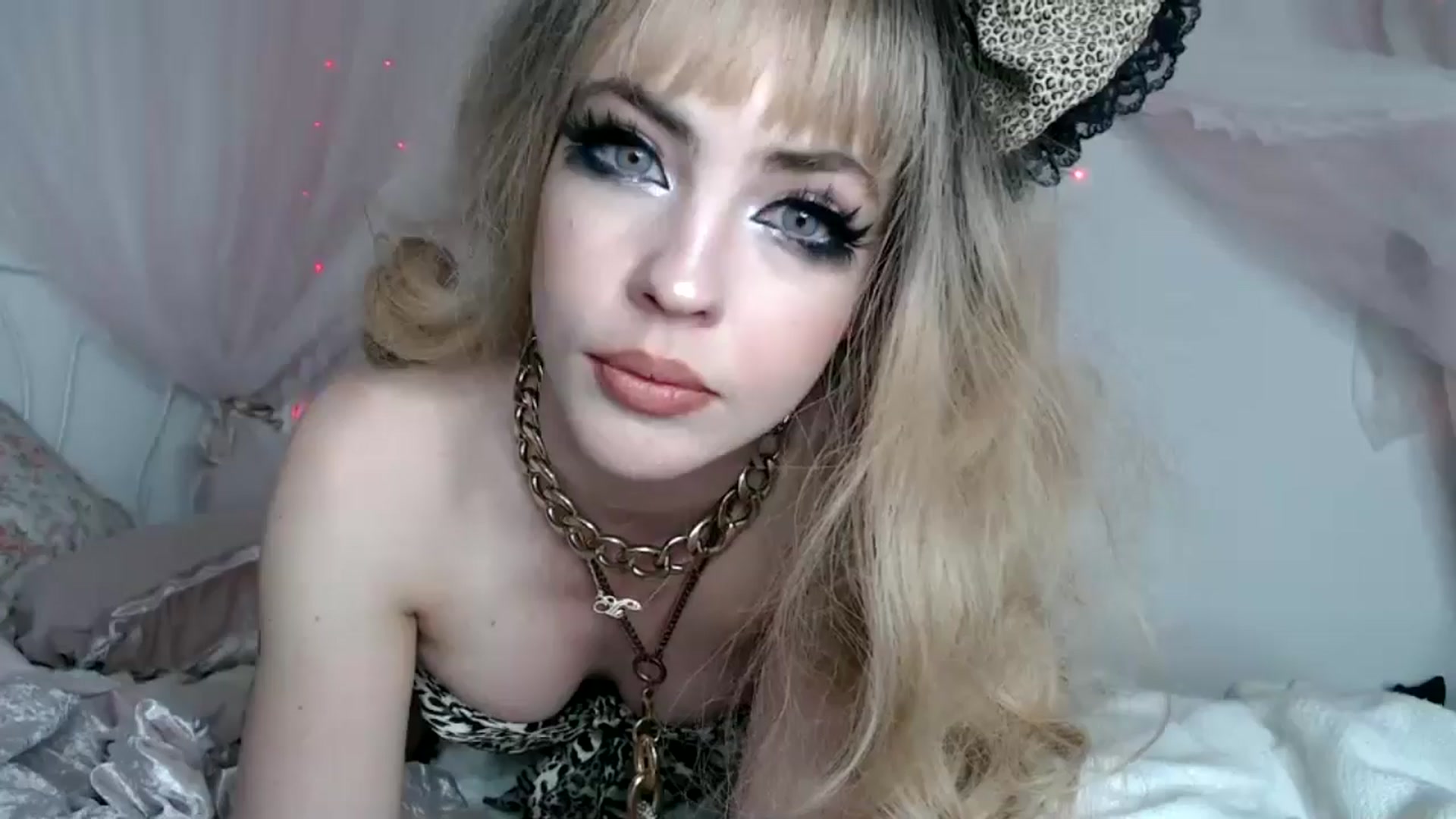 Gallery image thumbnail from ElleLaquent's myfreecams stream on, 04/24/2024, 21:55 image 16 of 20