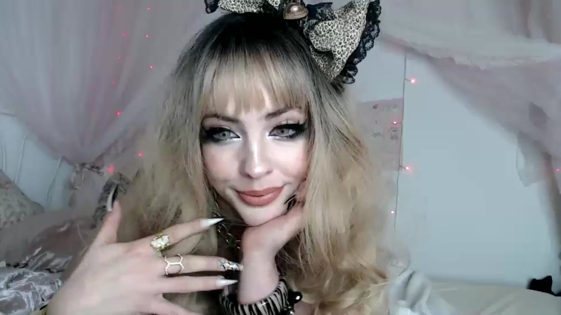 Gallery image thumbnail from ElleLaquent's myfreecams stream on, 04/24/2024, 21:55 image 4 of 20
