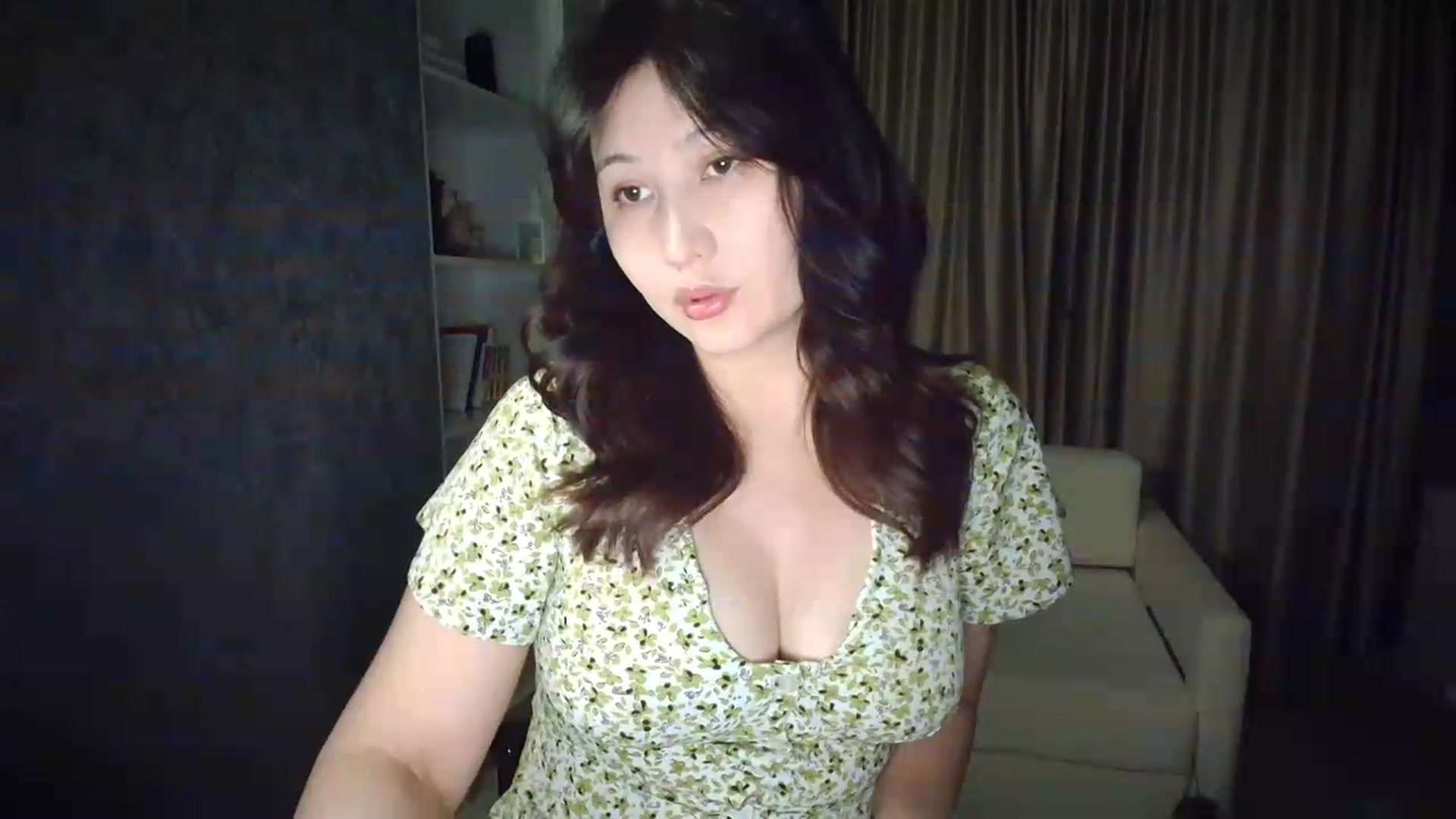 Gallery image thumbnail from ElleMfc's myfreecams stream on, 08/20/2026, 18:53 image 14 of 20