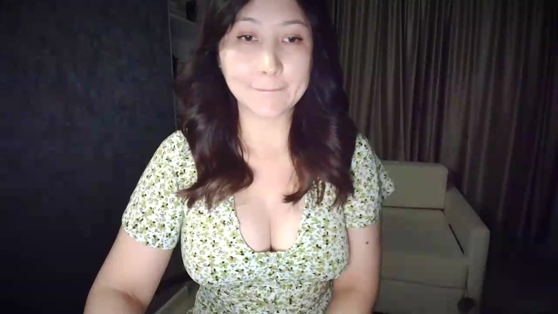 Gallery image thumbnail from ElleMfc's myfreecams stream on, 08/20/2026, 18:53 image 6 of 20