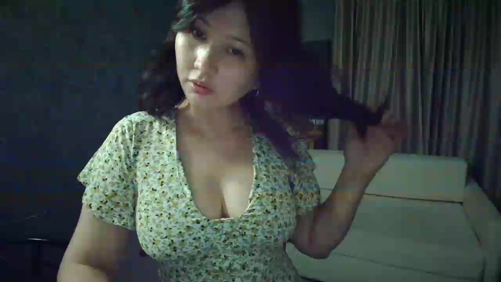 Gallery image thumbnail from ElleMfc's myfreecams stream on, 08/20/2026, 19:43 image 19 of 20