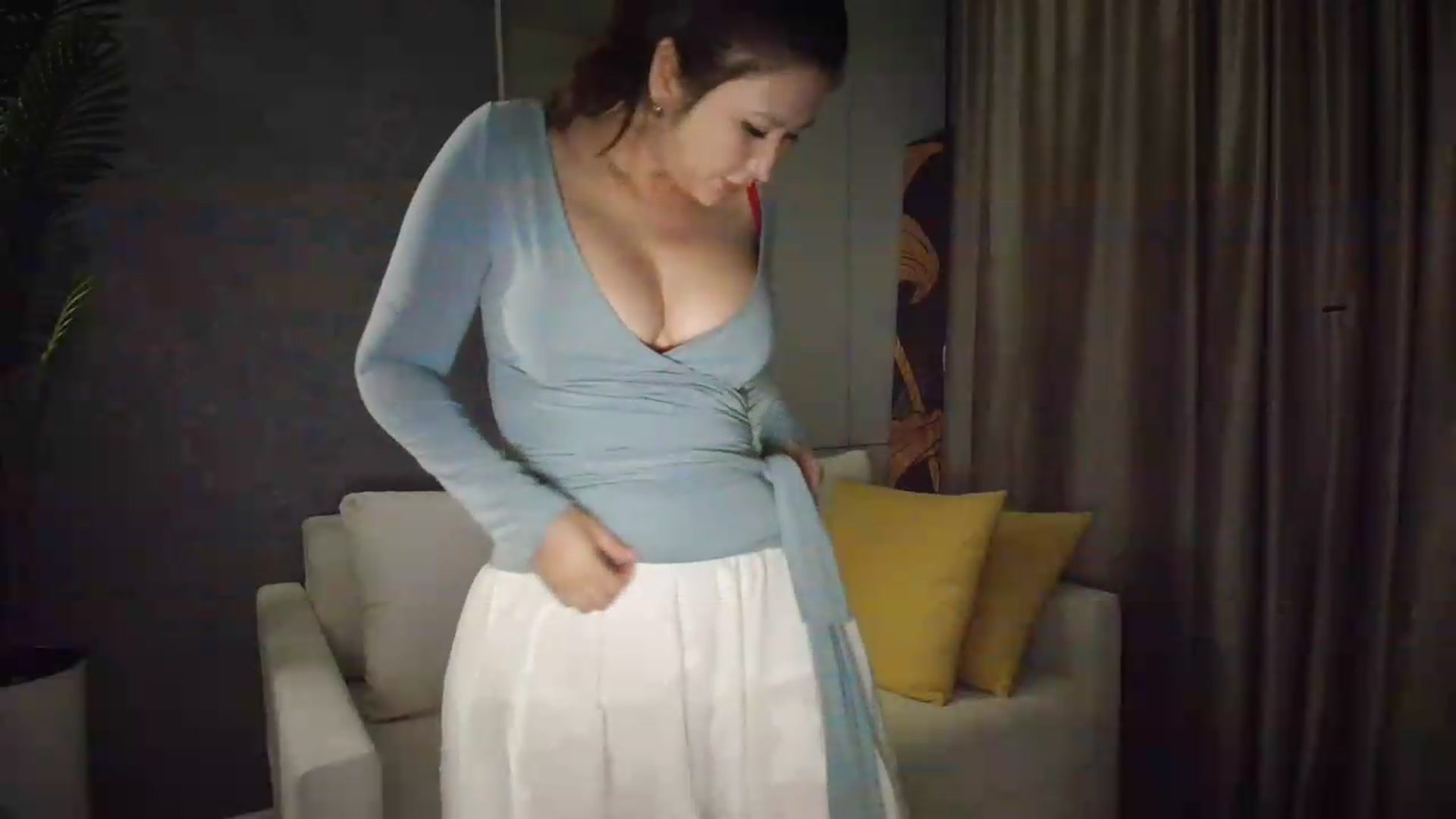 Gallery image thumbnail from ElleMfc's myfreecams stream on, 08/24/2026, 17:58 image 4 of 20