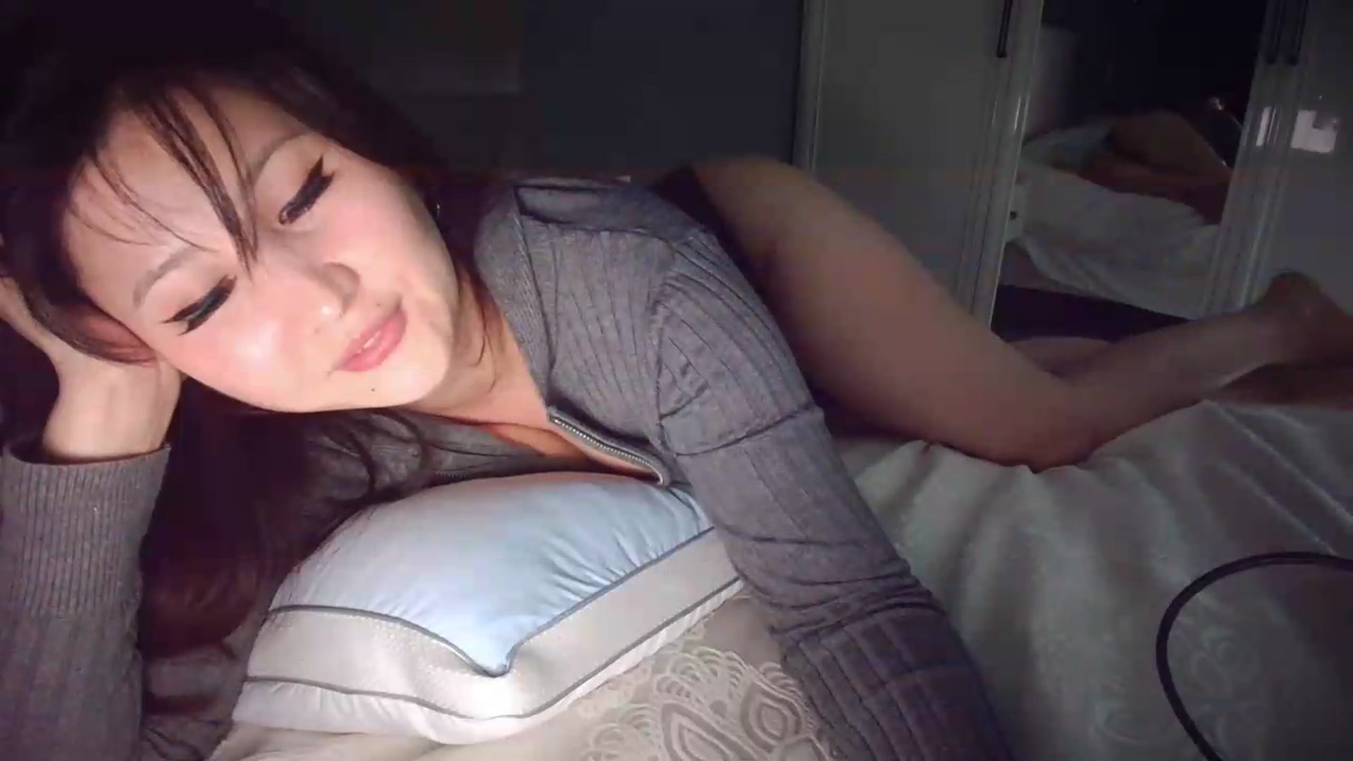 Gallery image thumbnail from ElleMfc's myfreecams stream on, 08/26/2026, 20:10 image 15 of 20